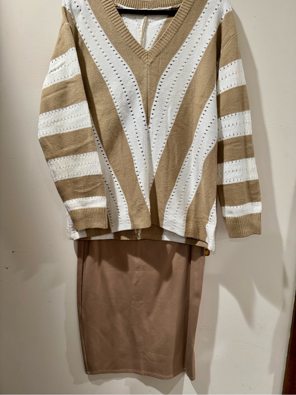 Hybrid & company Beige and White Striped V-Neck Sweater & Taupe Pencil Skirt Set